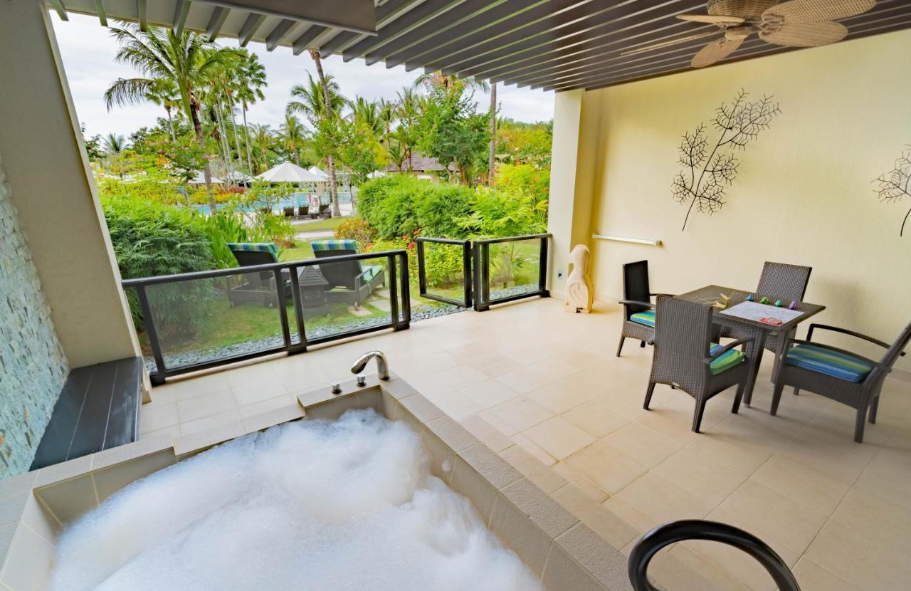 Ocean Wing Junior Suite Family Room